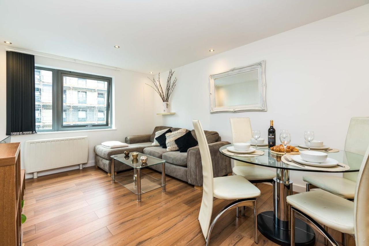 Fast Internet One Bedroom Apartment In Greater London, Id Required Exterior foto