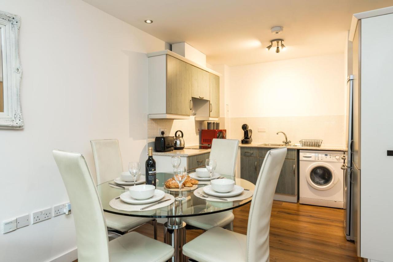 Fast Internet One Bedroom Apartment In Greater London, Id Required Exterior foto